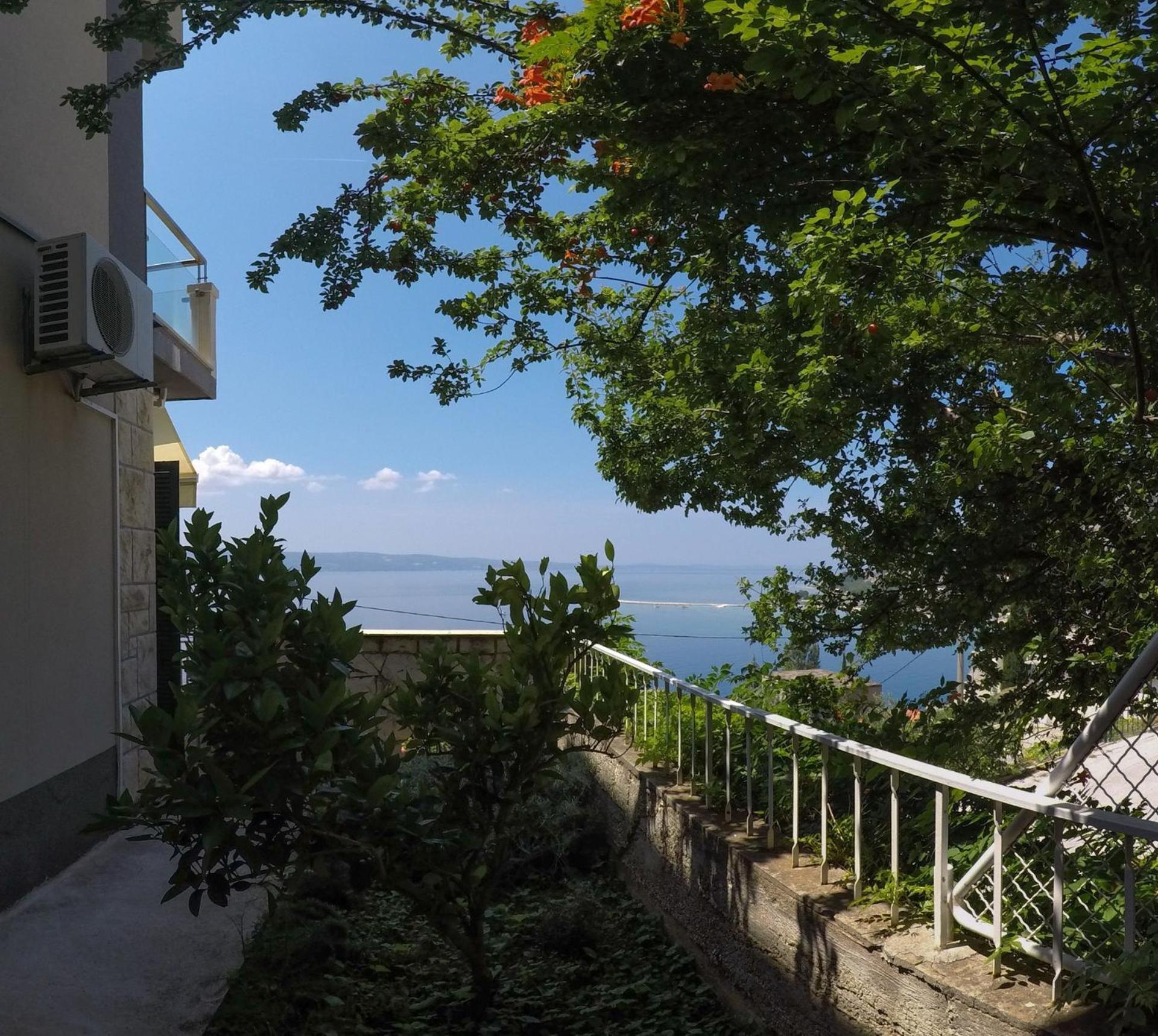 Apartment Iva Omiš Exteriör bild