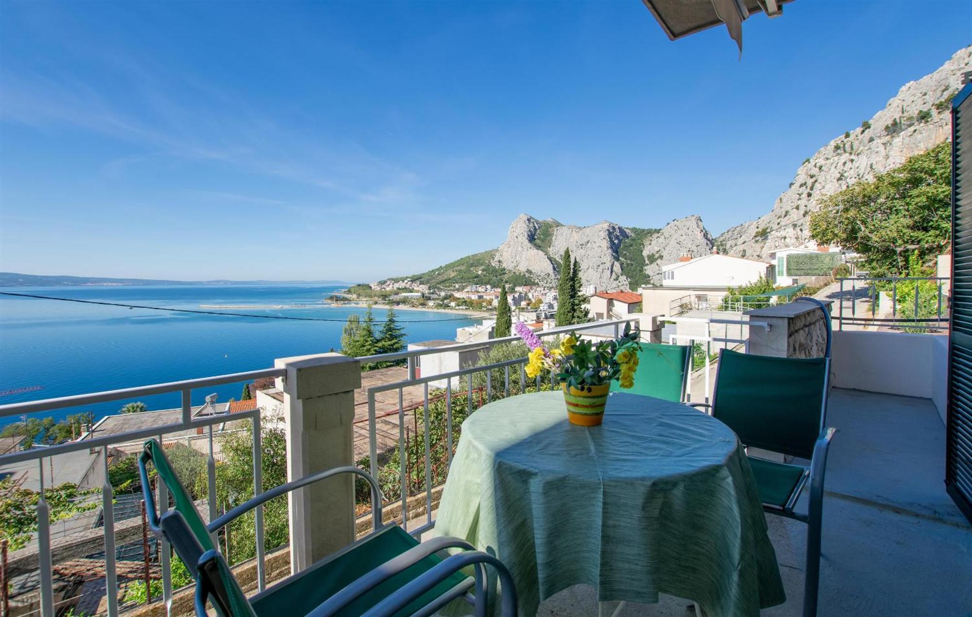 Apartment Iva Omiš Exteriör bild