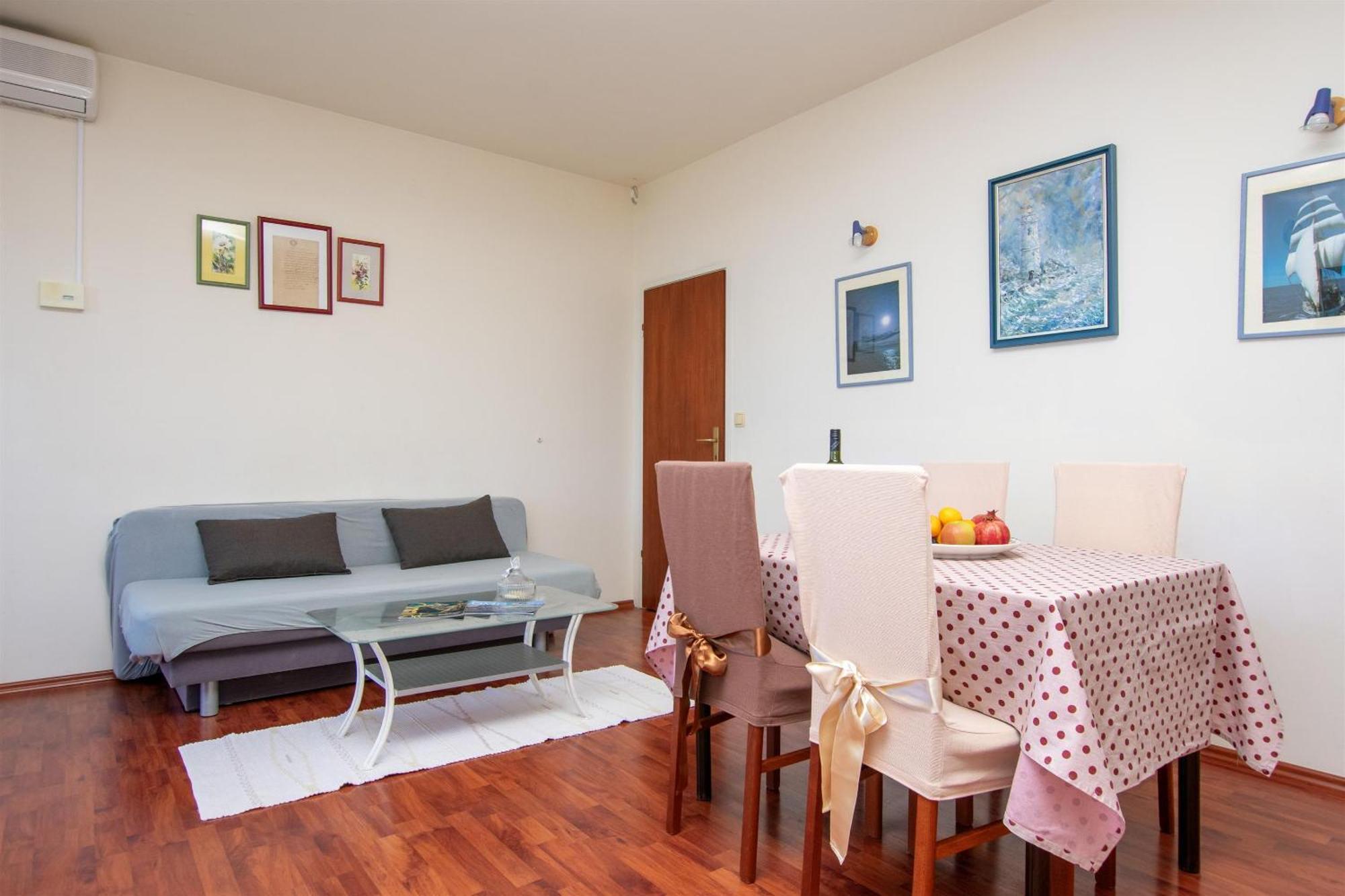 Apartment Iva Omiš Exteriör bild